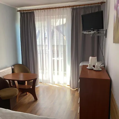 Mona Nocleg ze śniadaniem 3*