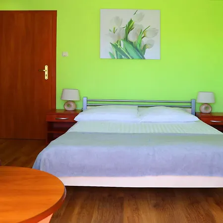 Mona Bed & Breakfast