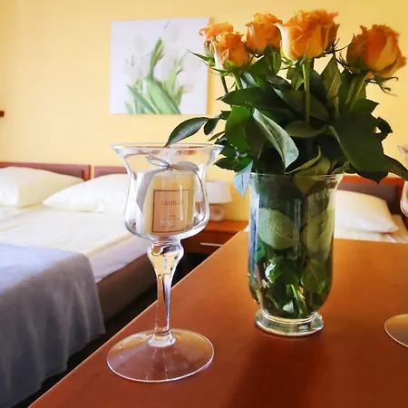 Mona Bed & Breakfast