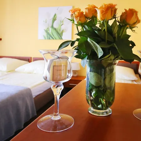 Mona Bed & Breakfast