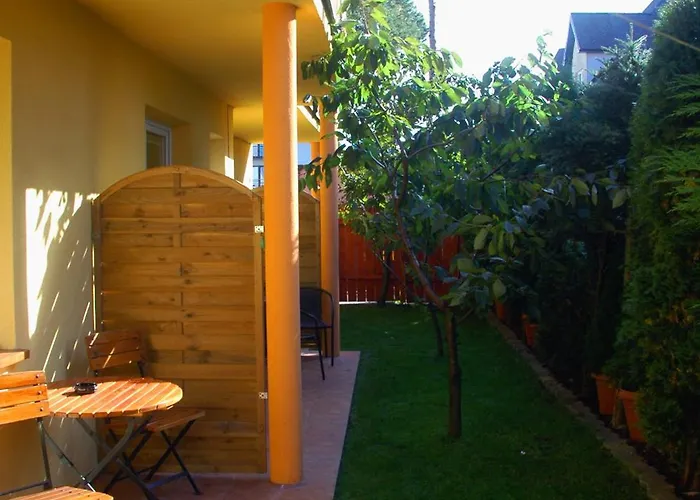 Bed & Breakfast Mona 3*